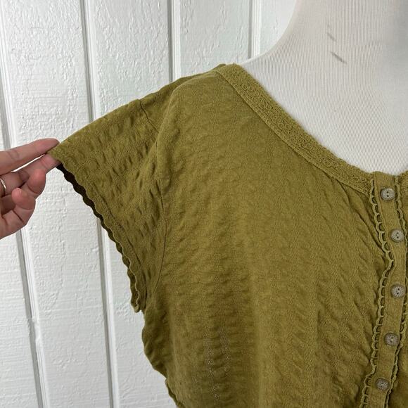 Urban Outfitters Women Short Sleeve Pointelle Tshirt Top Oversized Green Small - Picture 2 of 7